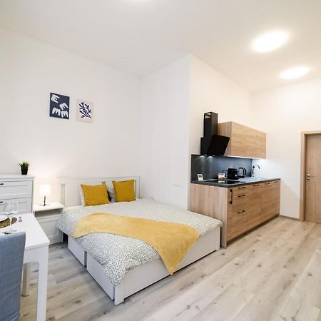 New Apartments Near Dancing House Prague Extérieur photo