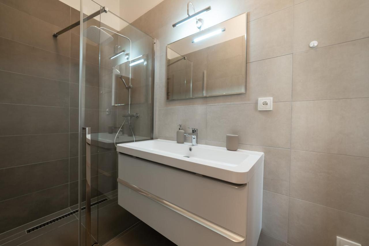 New Apartments Near Dancing House Prague Extérieur photo