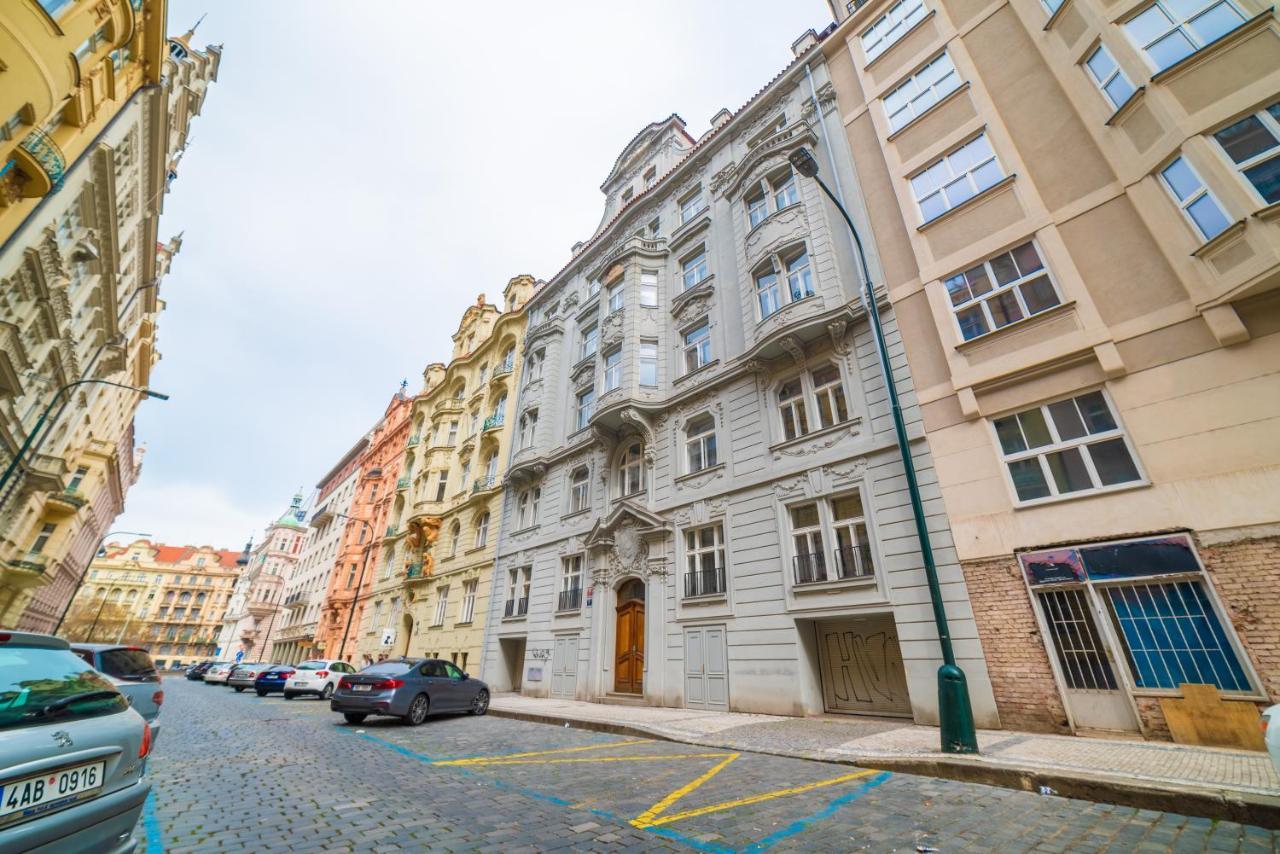 New Apartments Near Dancing House Prague Extérieur photo