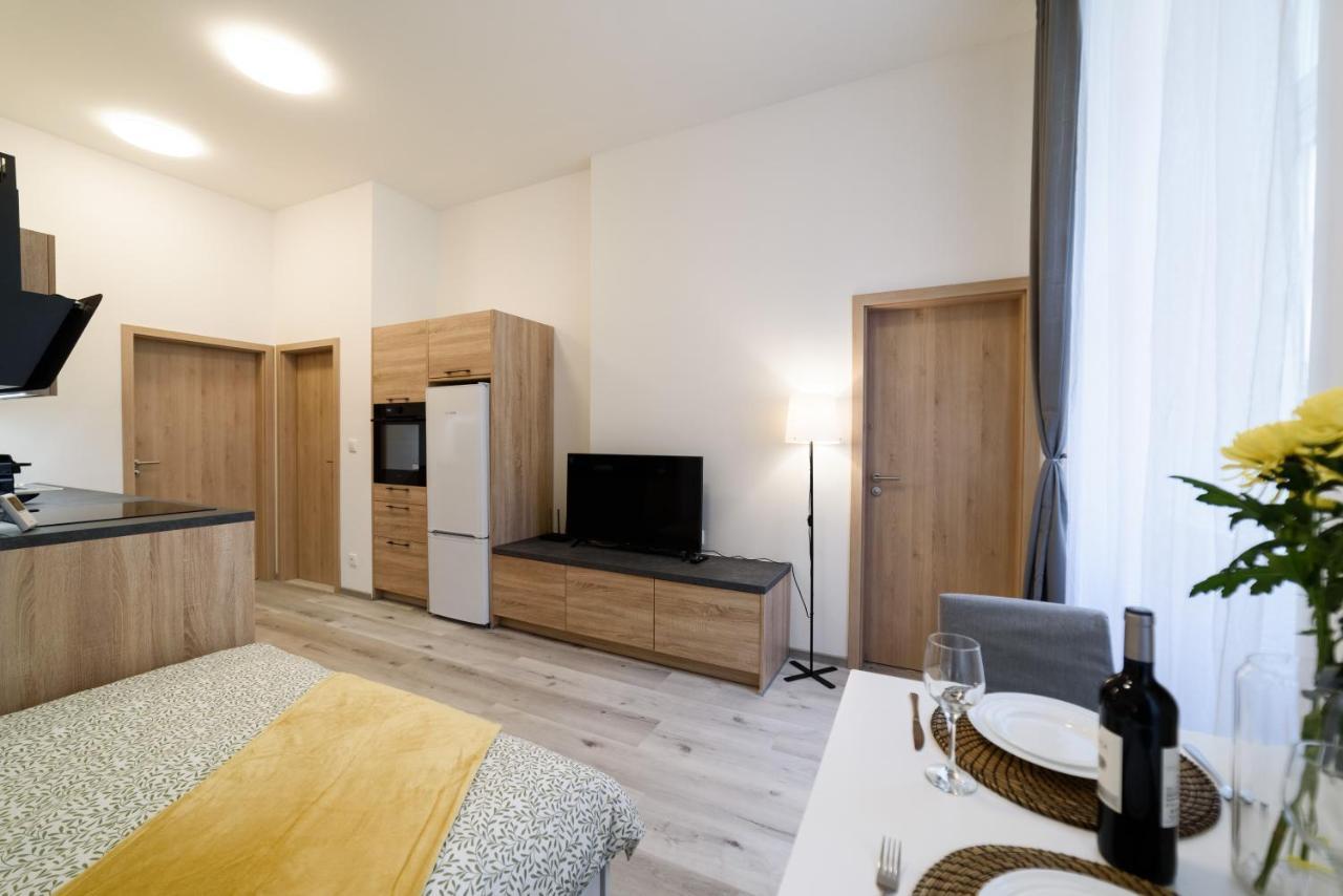 New Apartments Near Dancing House Prague Extérieur photo