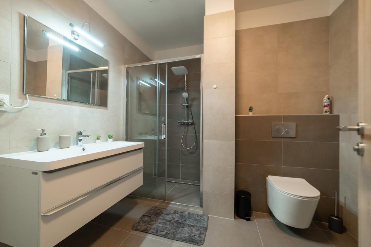New Apartments Near Dancing House Prague Extérieur photo