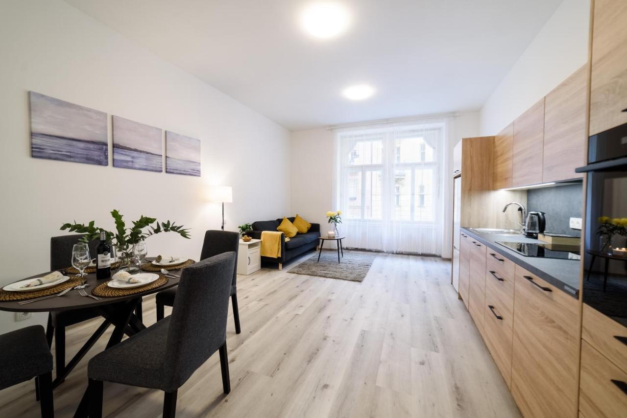 New Apartments Near Dancing House Prague Extérieur photo