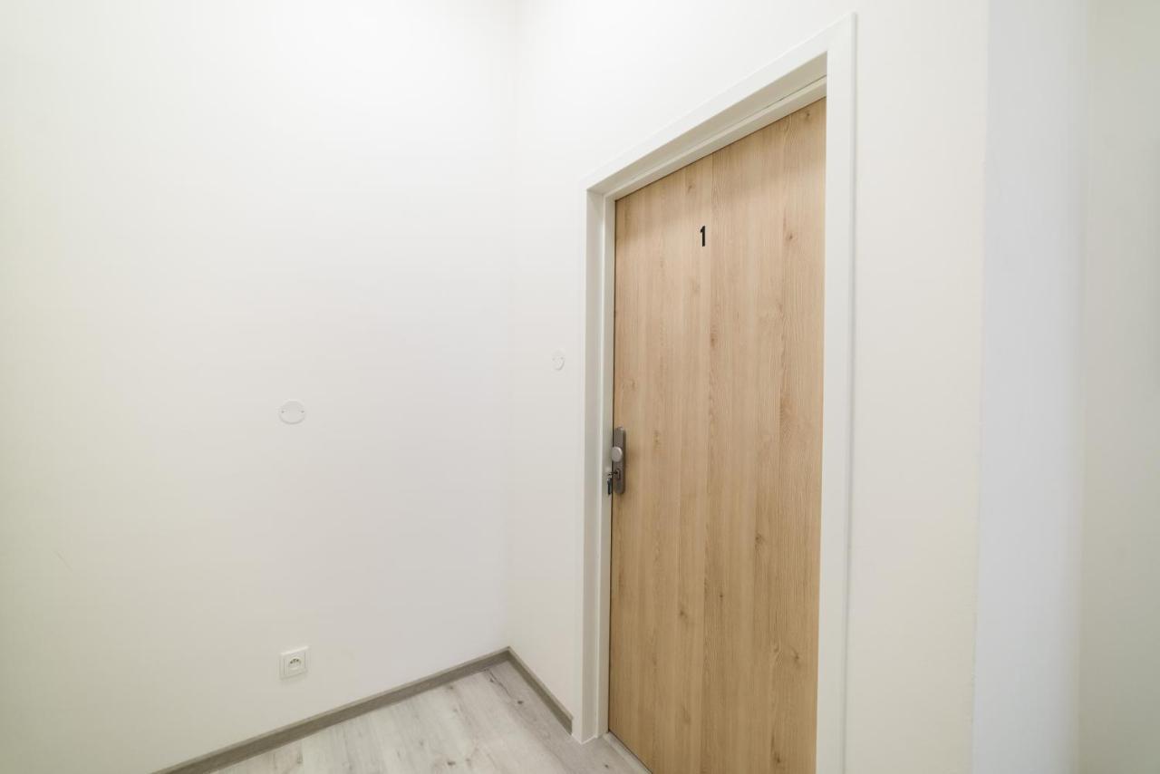 New Apartments Near Dancing House Prague Extérieur photo